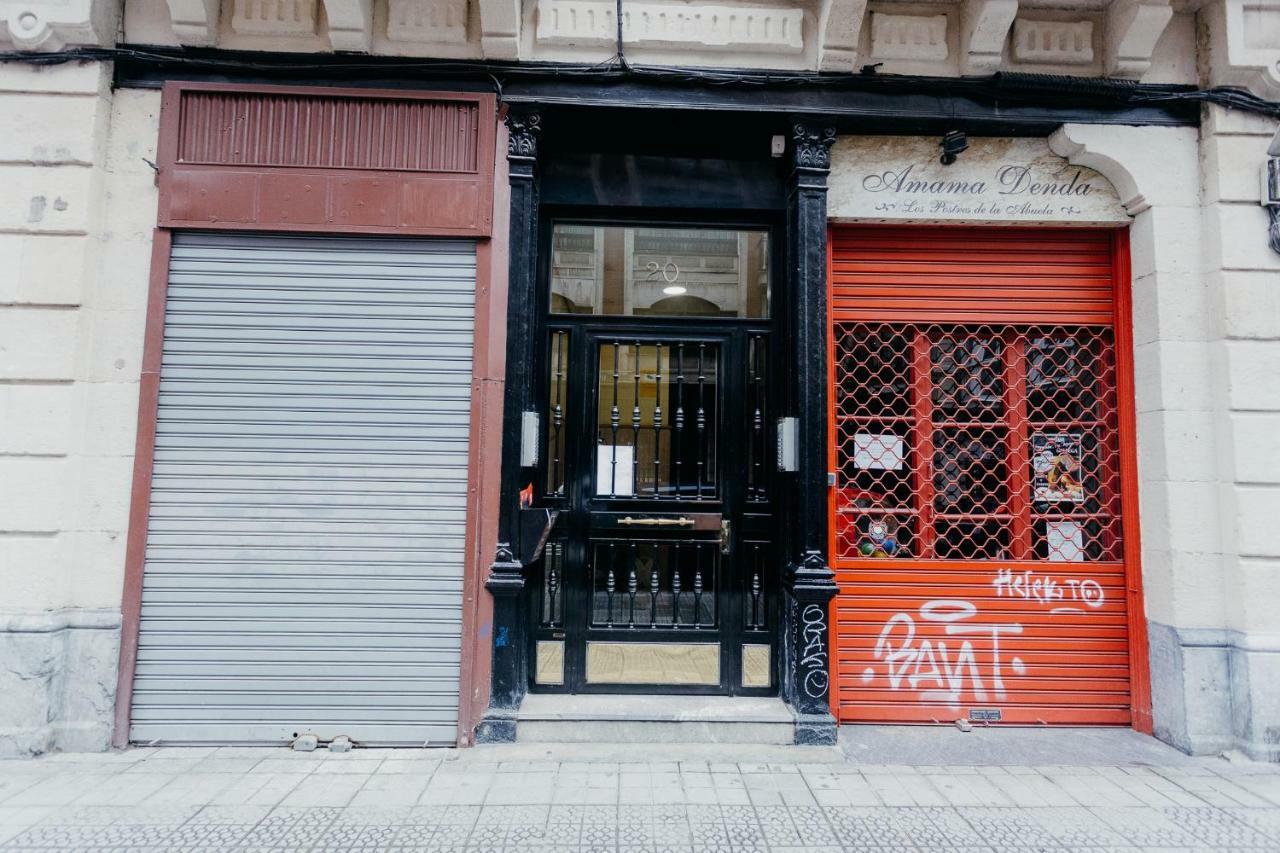 Ubicación excelente cerca del centro Azkuna Bilbao Exterior foto